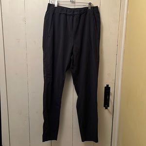 Men’s lululemon strait leg, black workout pants, size large